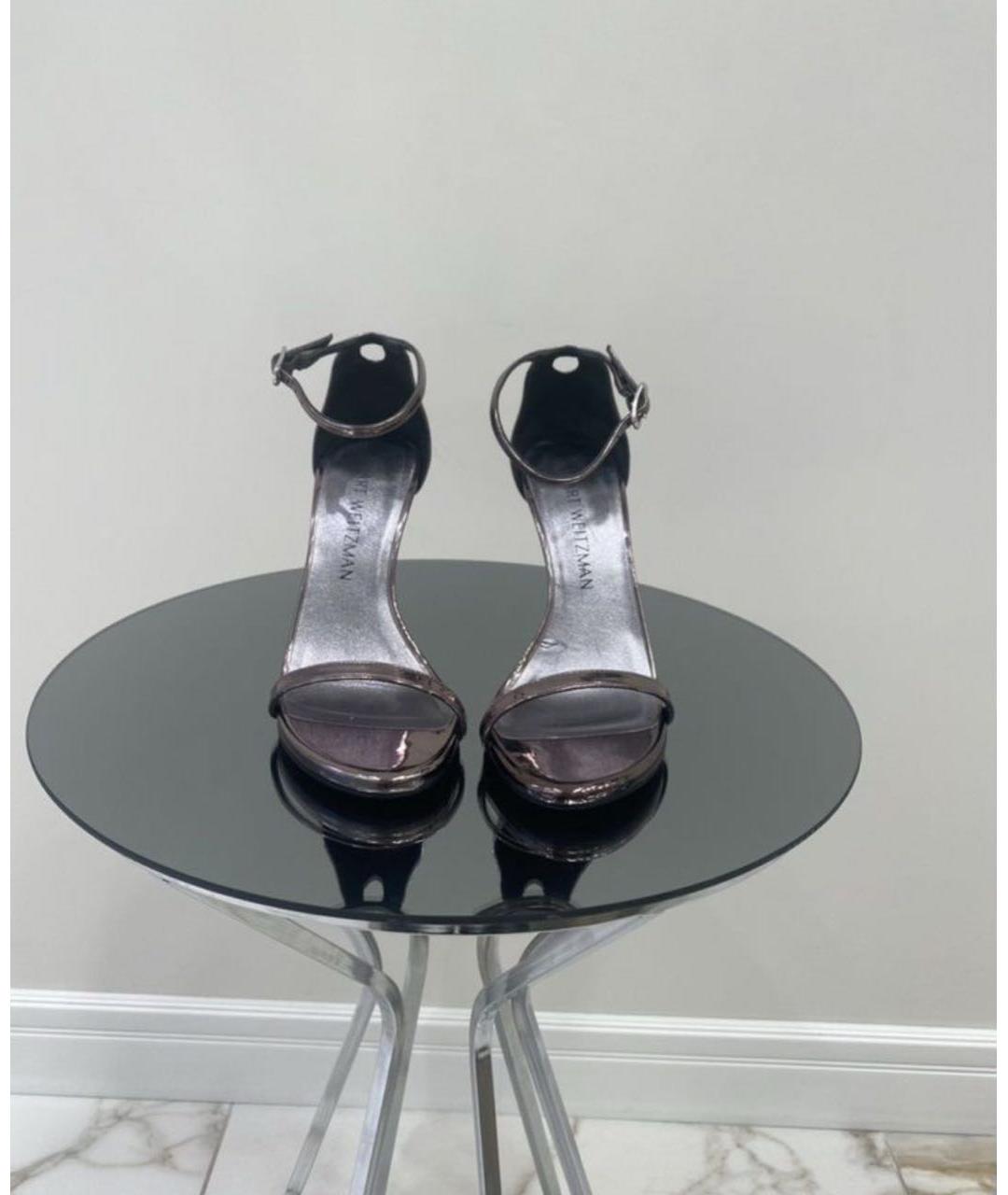 STUART WEITZMAN Серые босоножки из лакированной кожи, фото 6