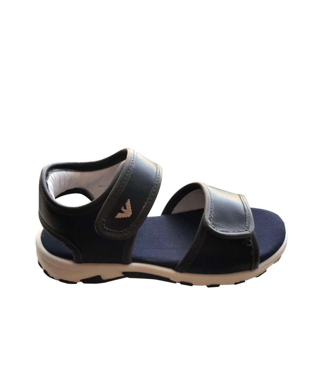 ARMANI JUNIOR Темно-синие кожаные сандалии и шлепанцы, фото 1