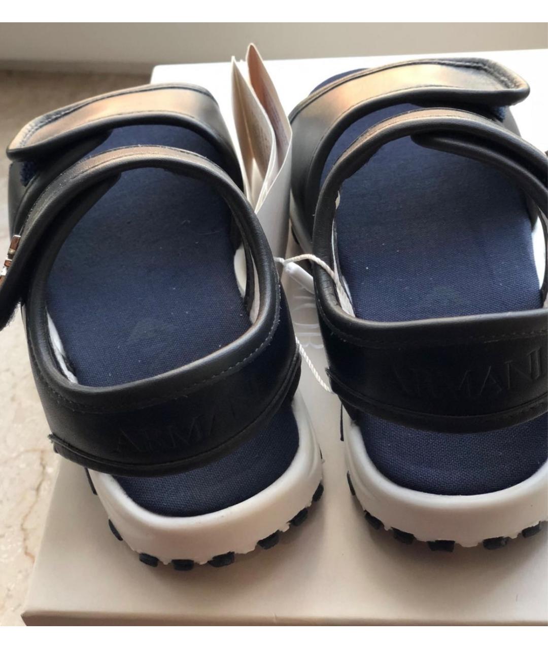 ARMANI JUNIOR Темно-синие кожаные сандалии и шлепанцы, фото 3