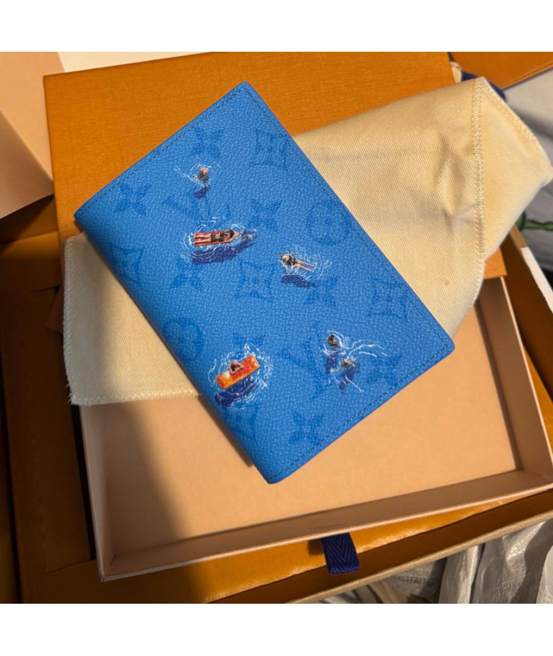 LOUIS VUITTON Синий кожаный кошелек, фото 4