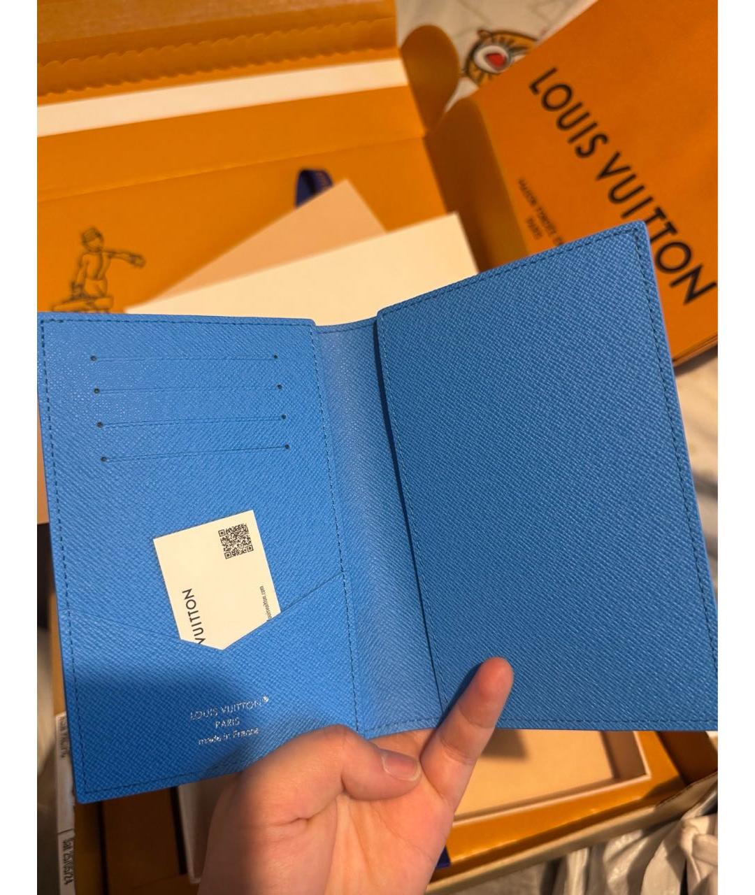 LOUIS VUITTON Голубой кожаный кошелек, фото 4