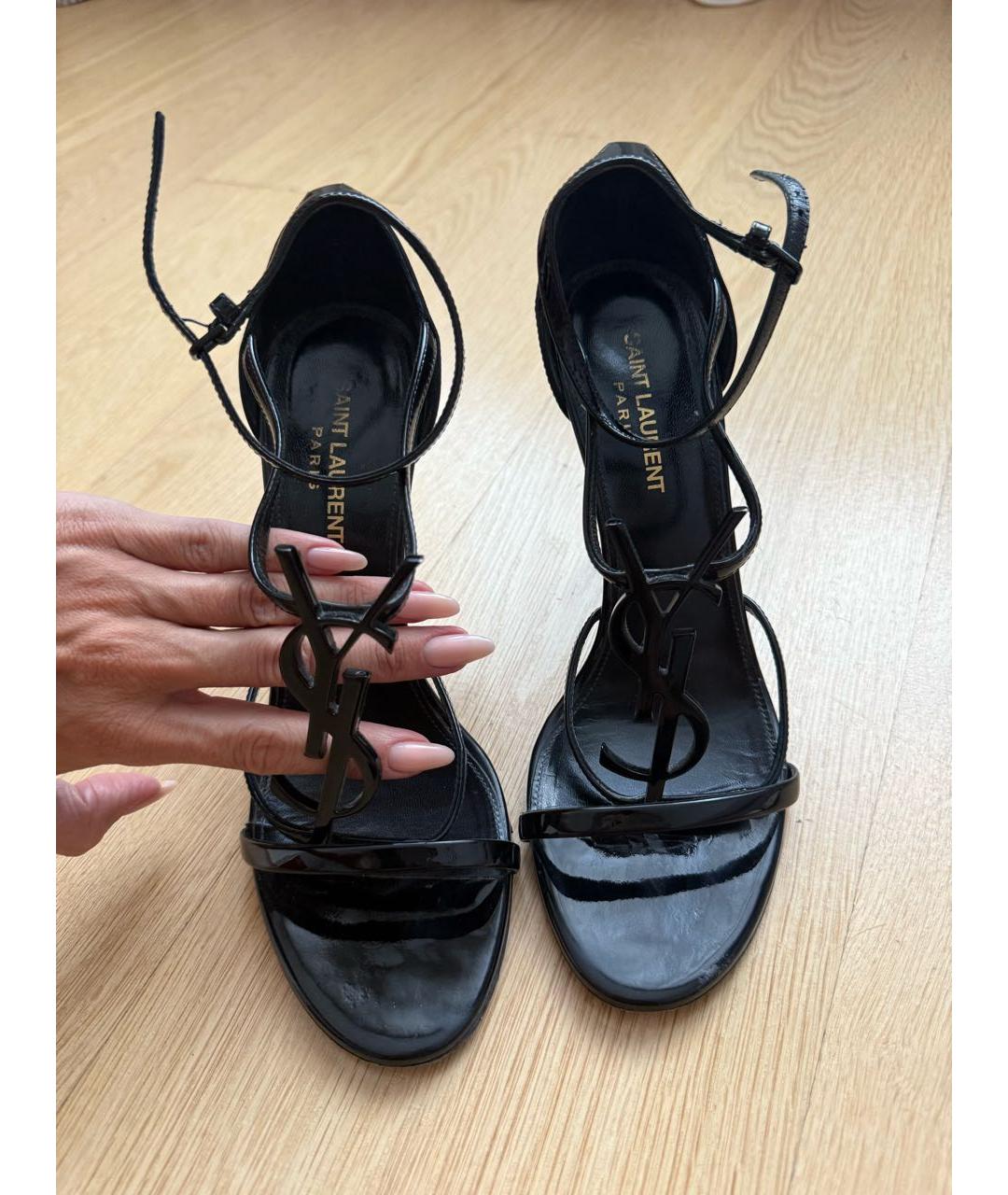 SAINT LAURENT Черные босоножки из лакированной кожи, фото 2