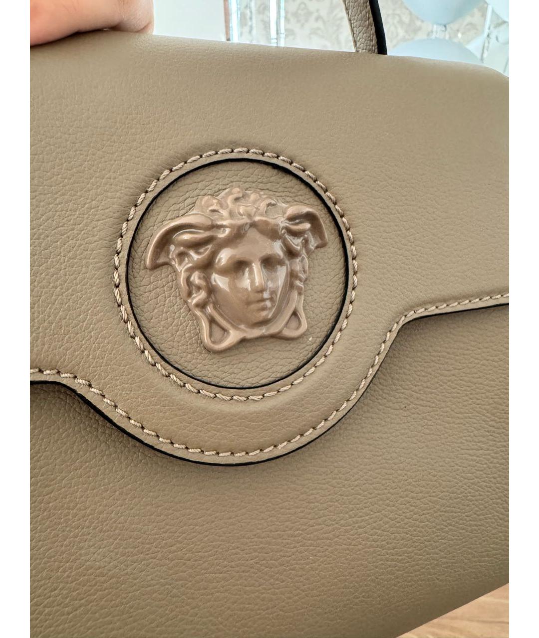 VERSACE Бежевая кожаная сумка с короткими ручками, фото 5