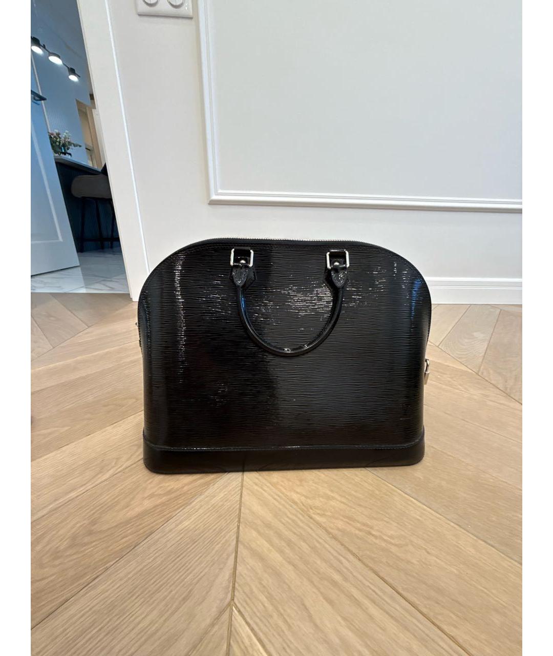 LOUIS VUITTON Черная сумка с короткими ручками из лакированной кожи, фото 3