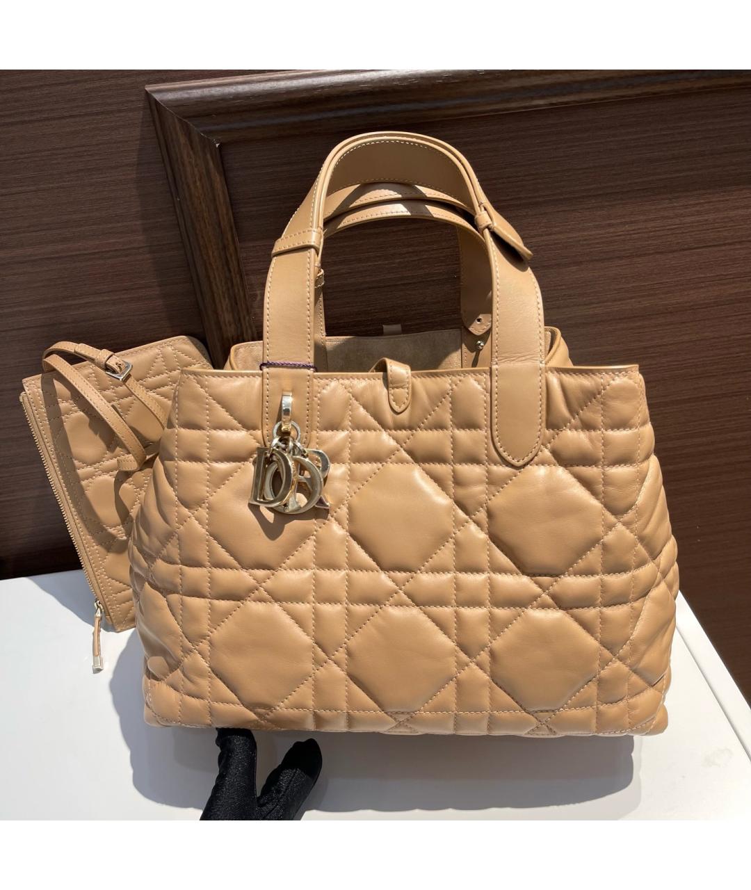 CHRISTIAN DIOR Бежевая кожаная сумка с короткими ручками, фото 6