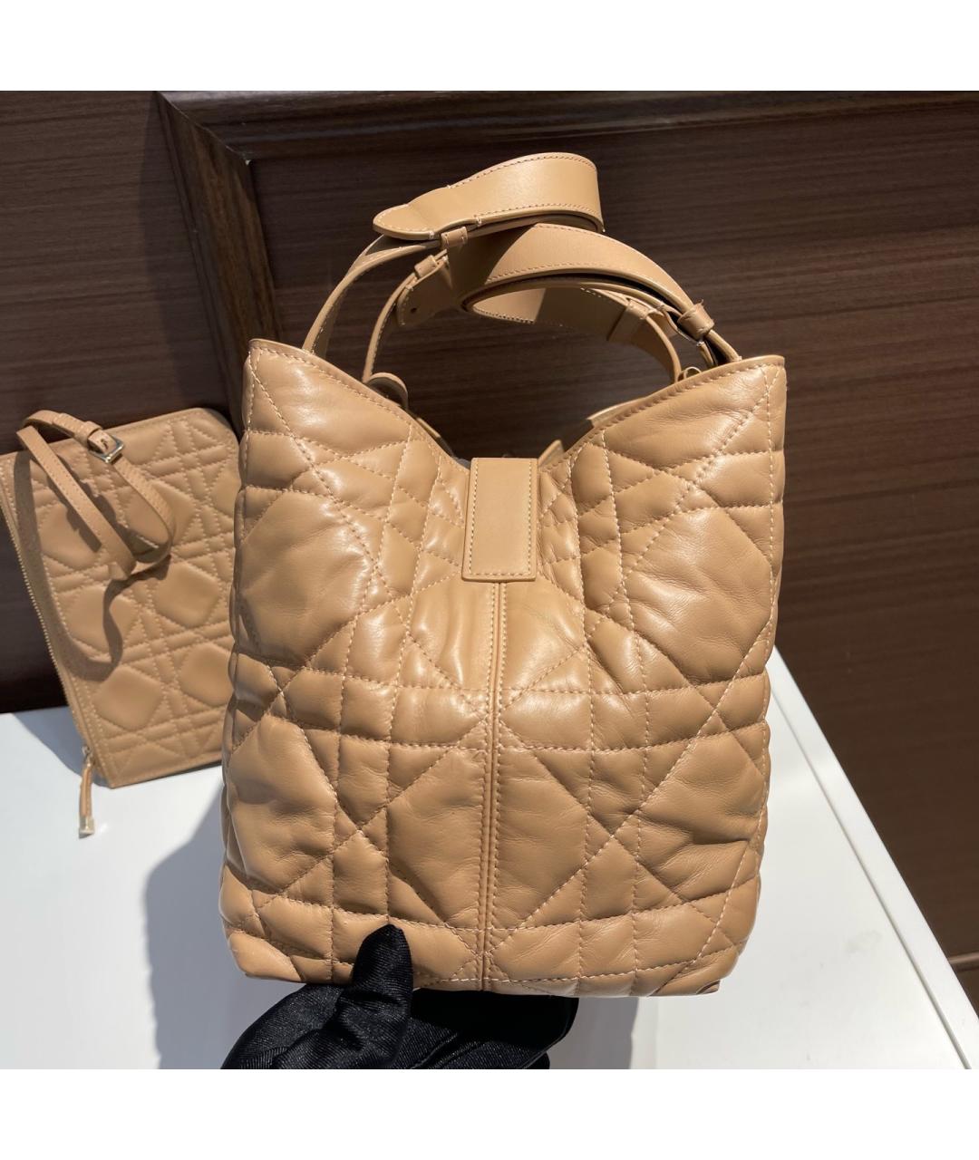 CHRISTIAN DIOR Бежевая кожаная сумка с короткими ручками, фото 2