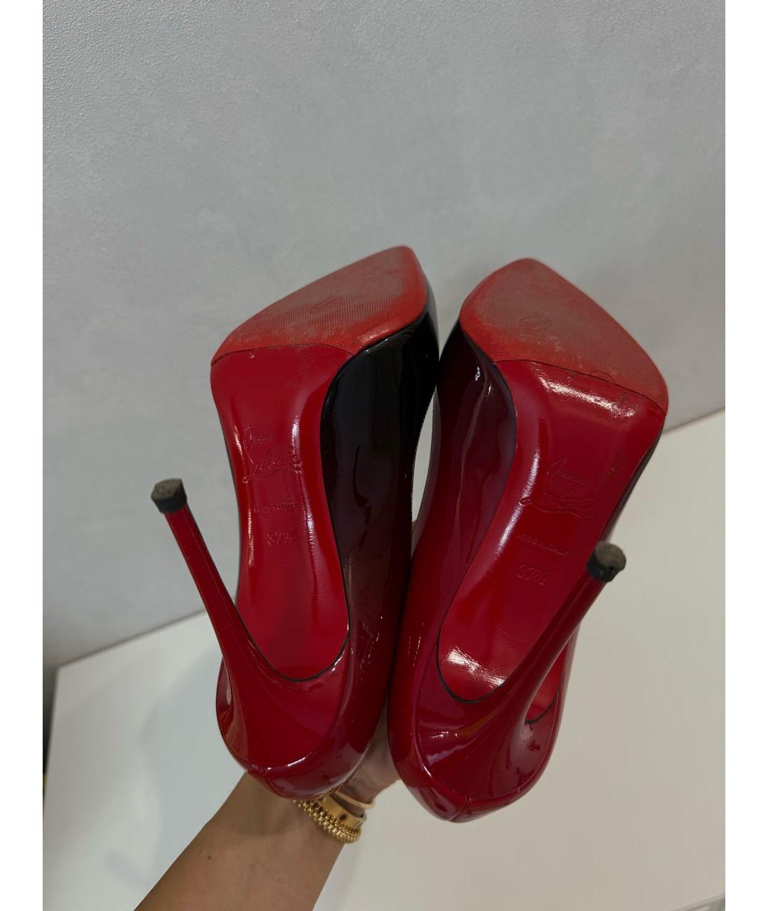 CHRISTIAN LOUBOUTIN Красные туфли из лакированной кожи, фото 5