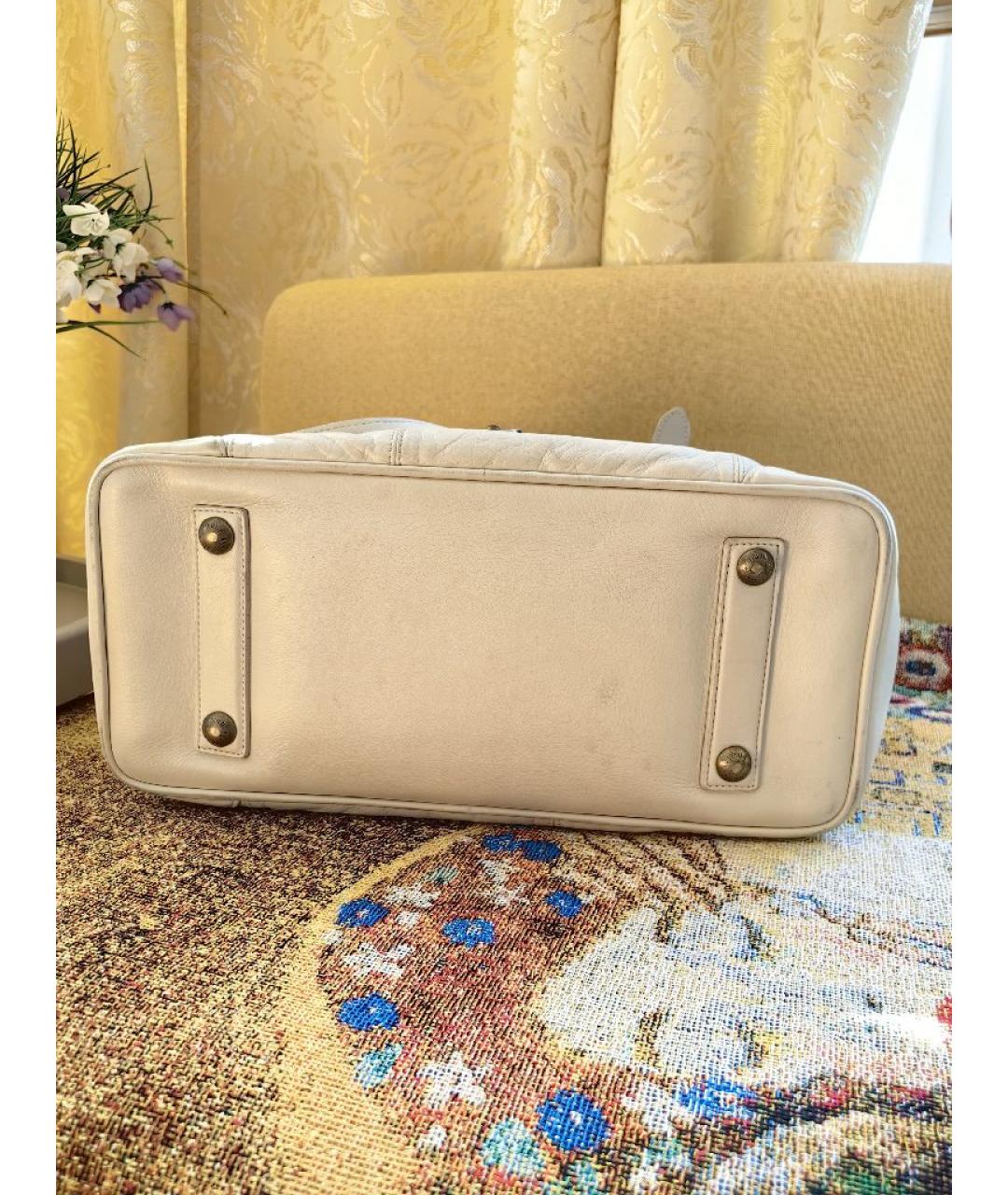 LOUIS VUITTON Белая кожаная сумка с короткими ручками, фото 5