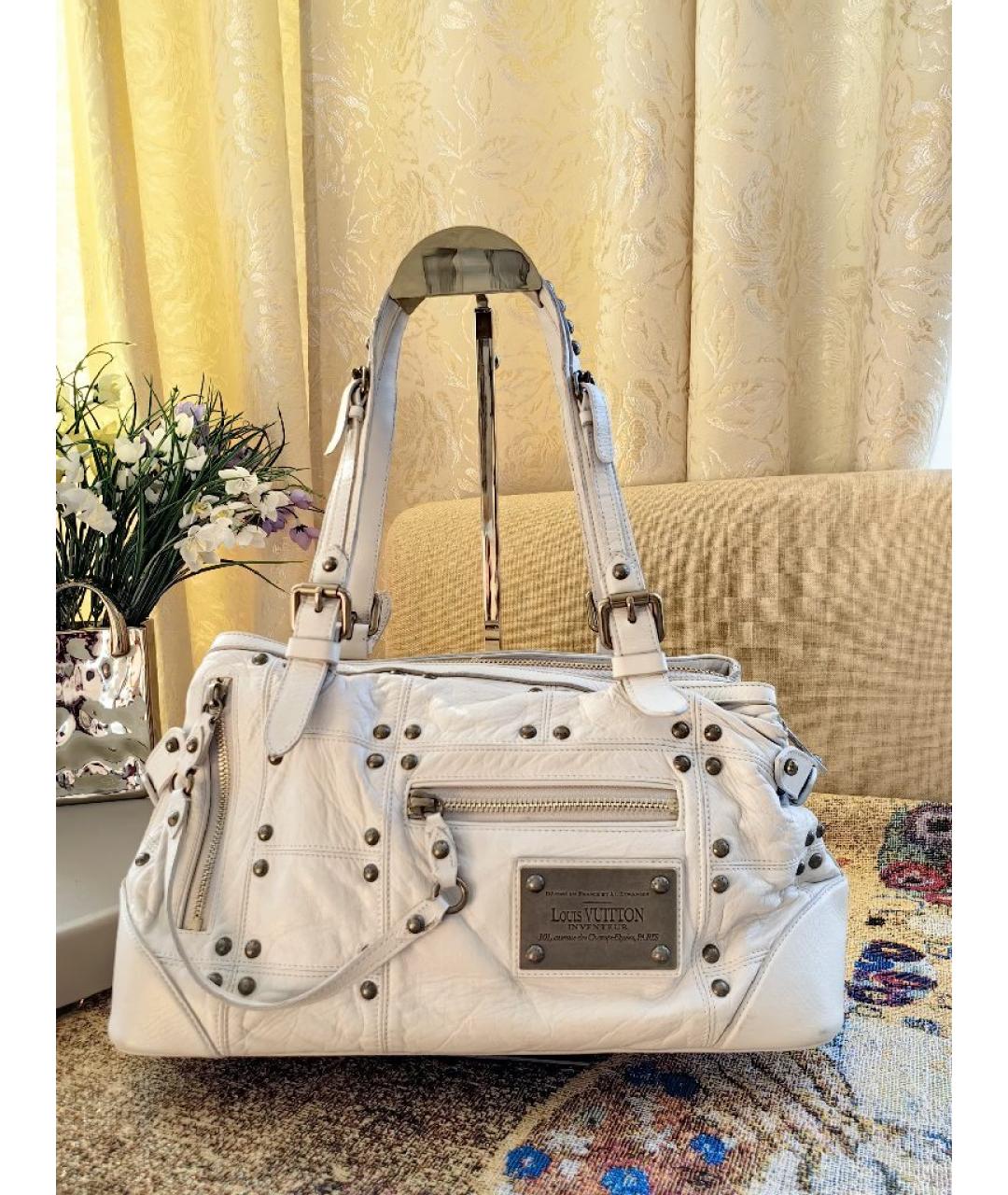 LOUIS VUITTON Белая кожаная сумка с короткими ручками, фото 10