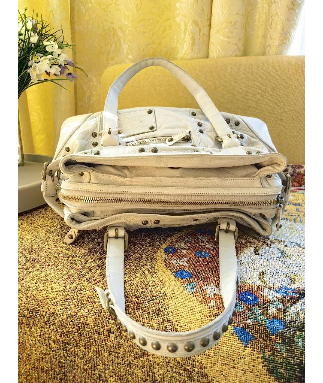 LOUIS VUITTON Белая кожаная сумка с короткими ручками, фото 6