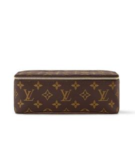 LOUIS VUITTON Косметичка