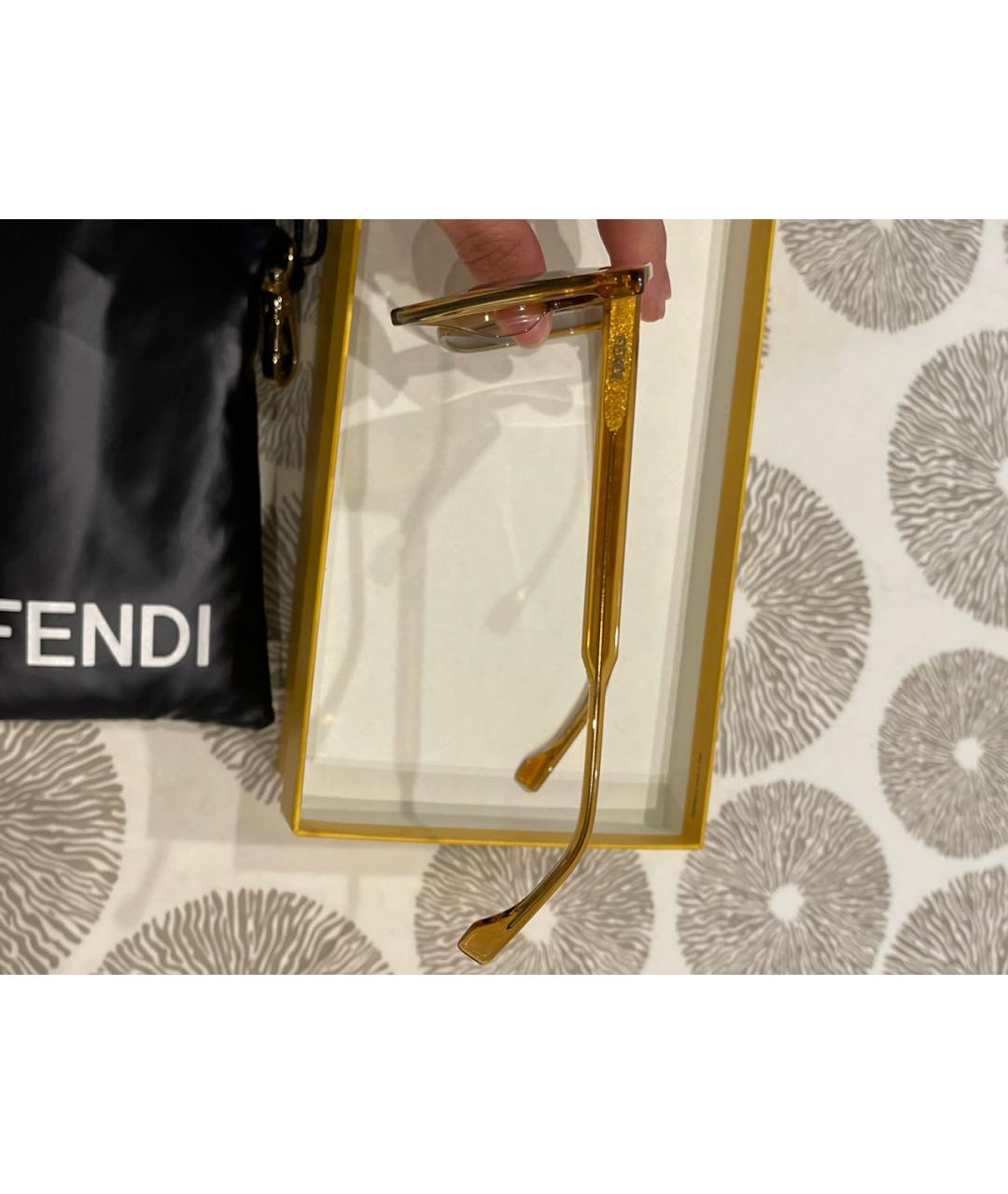 FENDI Коричневые пластиковые солнцезащитные очки, фото 4