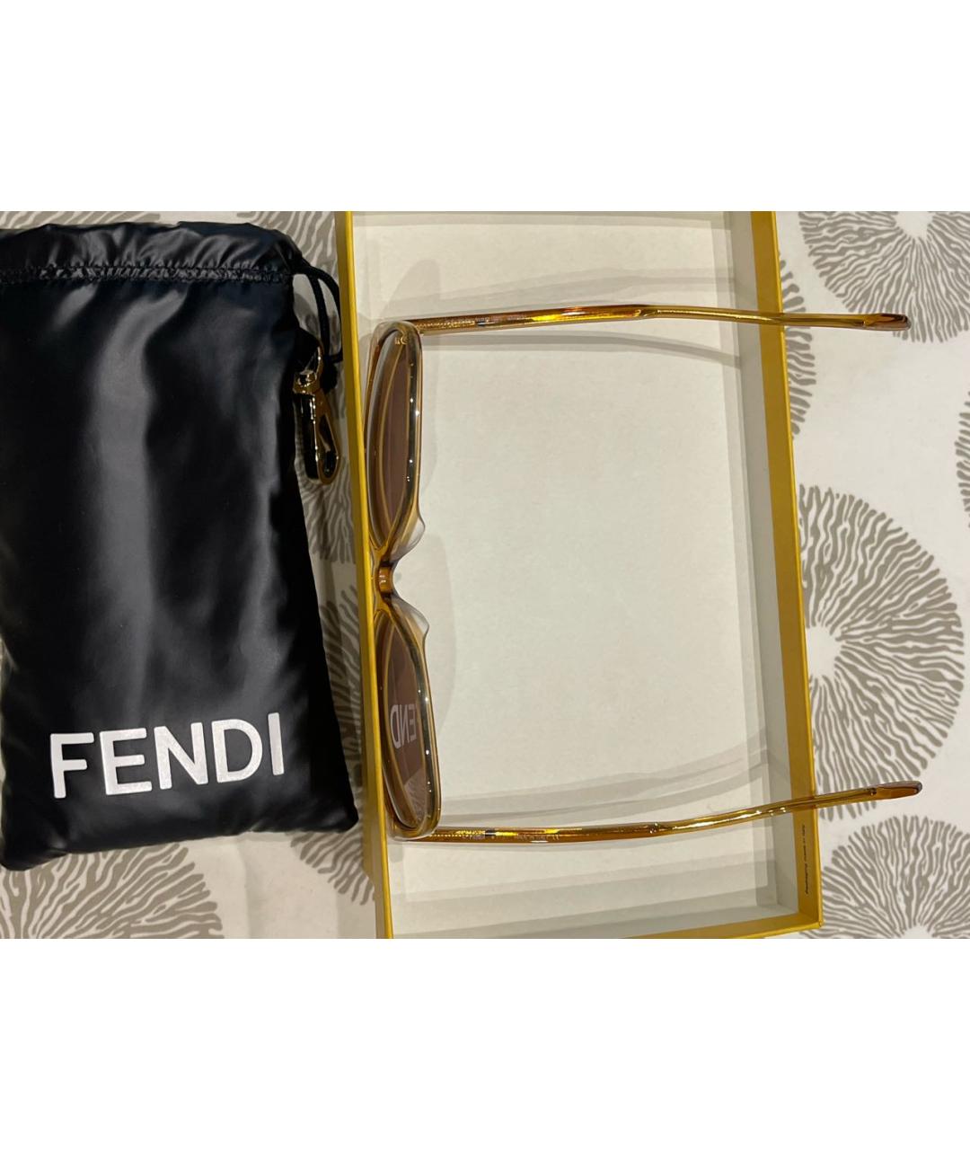 FENDI Коричневые пластиковые солнцезащитные очки, фото 3