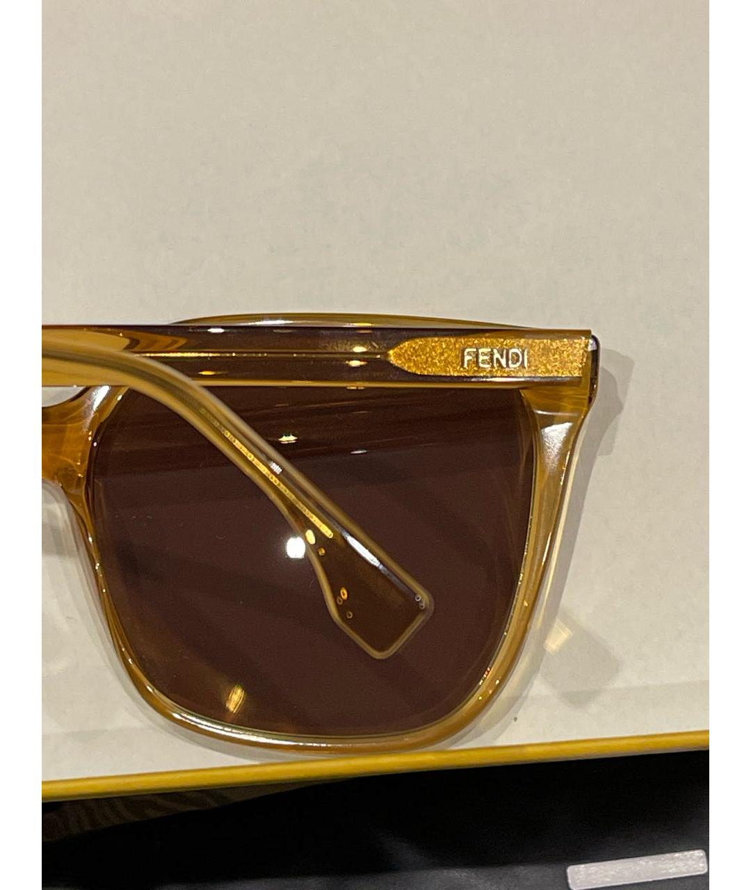 FENDI Коричневые пластиковые солнцезащитные очки, фото 5