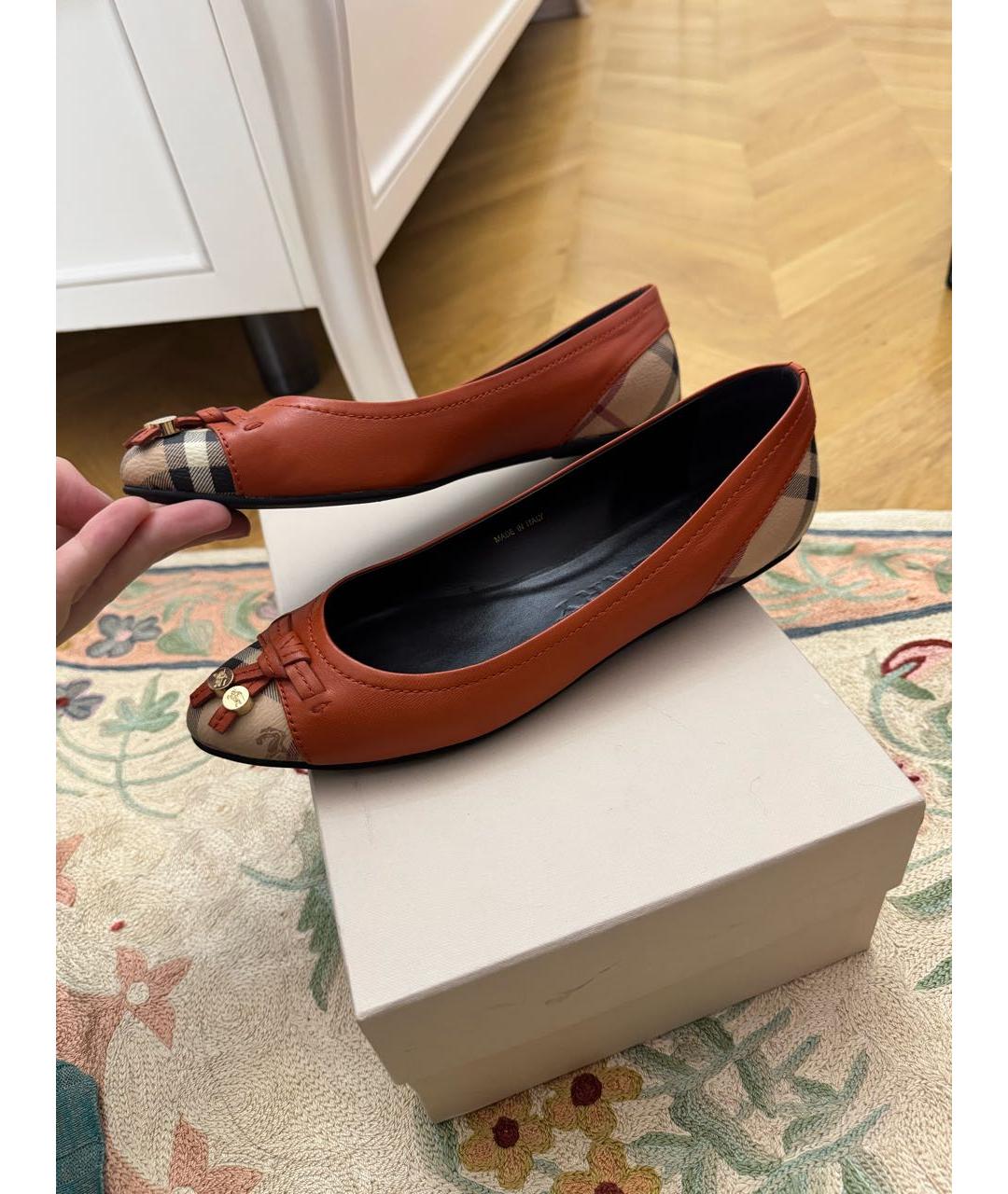 BURBERRY Оранжевое кожаные балетки, фото 5