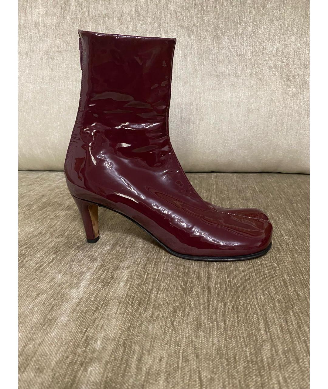 BOTTEGA VENETA Бордовые ботильоны из лакированной кожи, фото 9