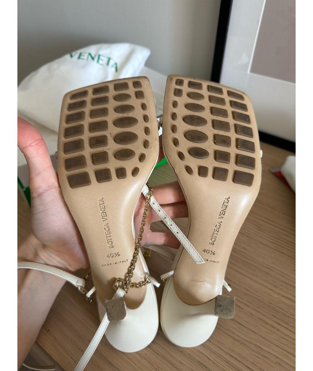BOTTEGA VENETA Бежевые кожаные босоножки, фото 5