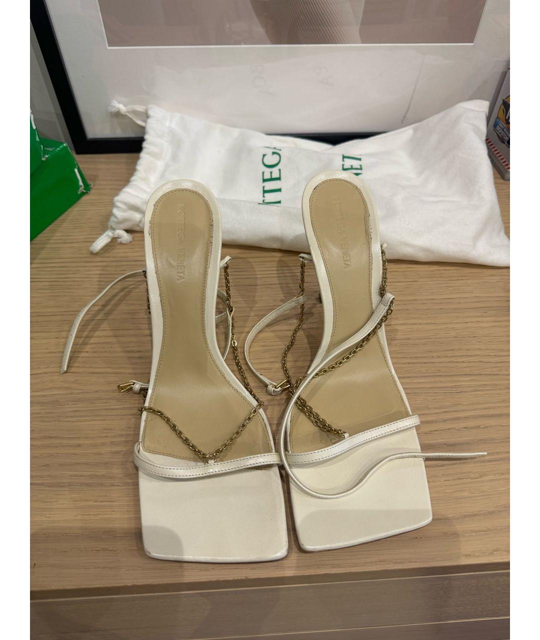BOTTEGA VENETA Бежевые кожаные босоножки, фото 2