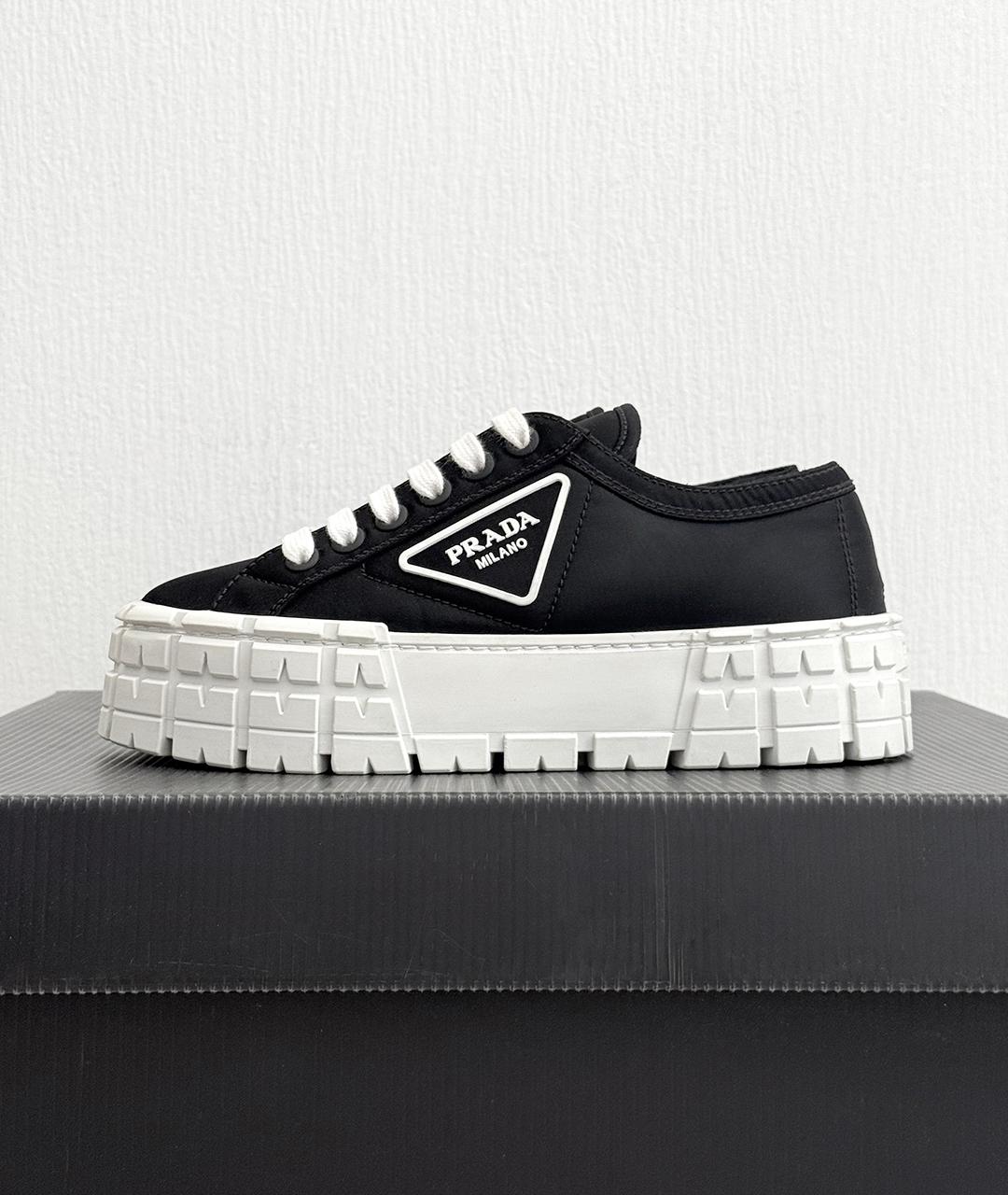 PRADA Черные кеды, фото 5