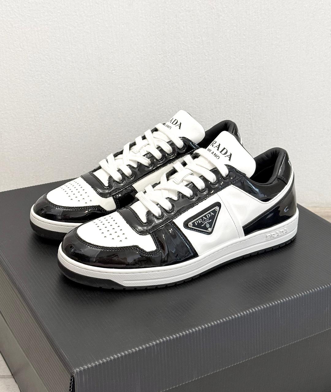 PRADA Белые низкие кроссовки / кеды из лакированной кожи, фото 2
