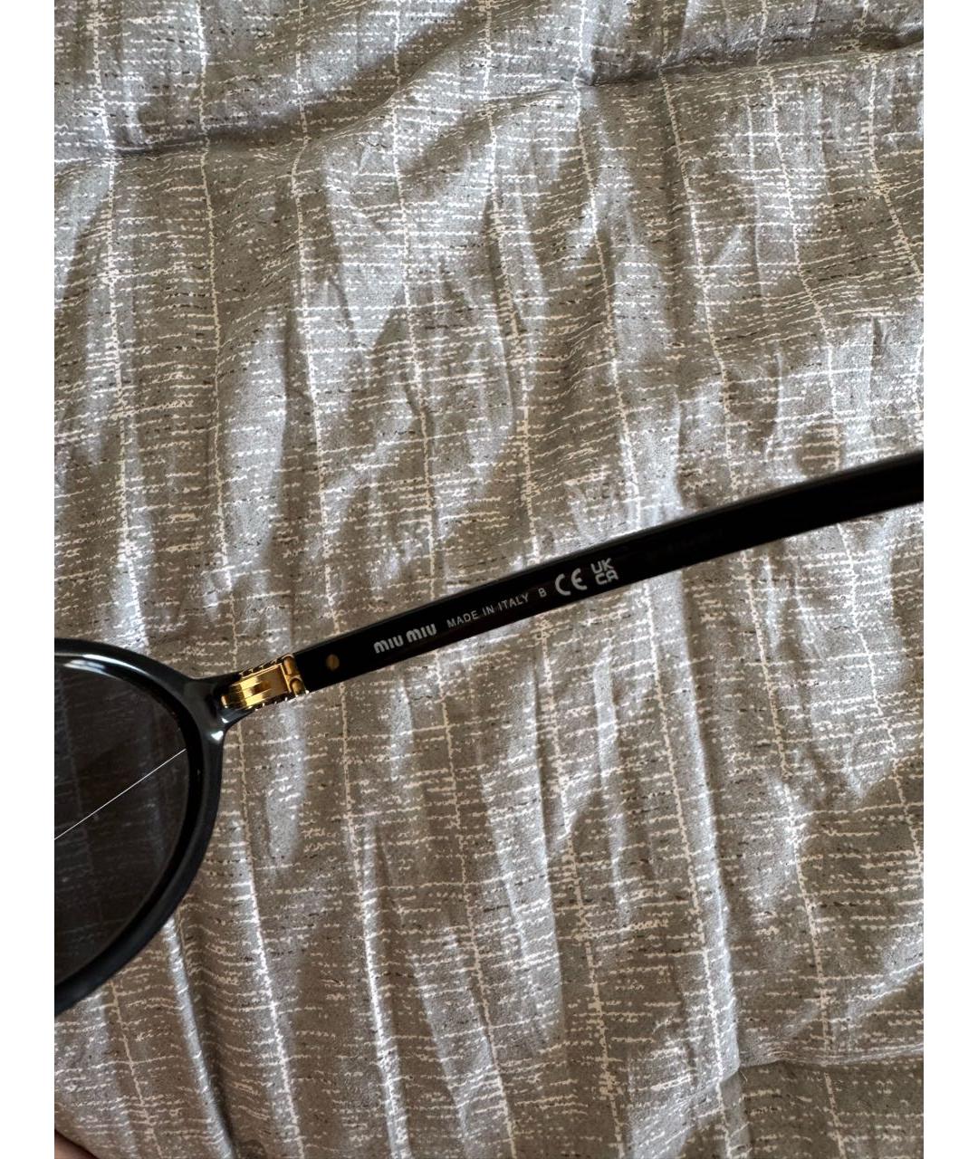 MIU MIU Черные пластиковые солнцезащитные очки, фото 3