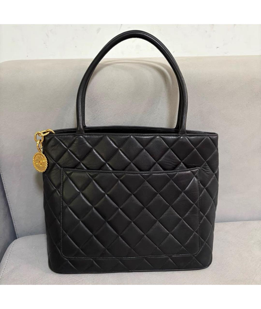 CHANEL Черная кожаная сумка тоут, фото 2