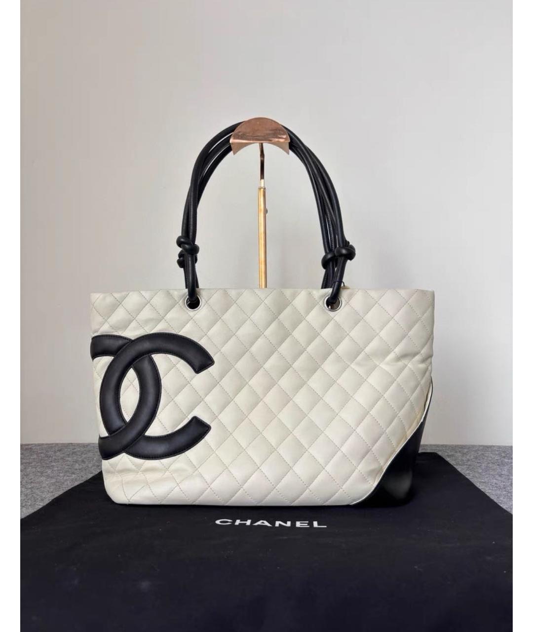 CHANEL Белая кожаная сумка тоут, фото 2