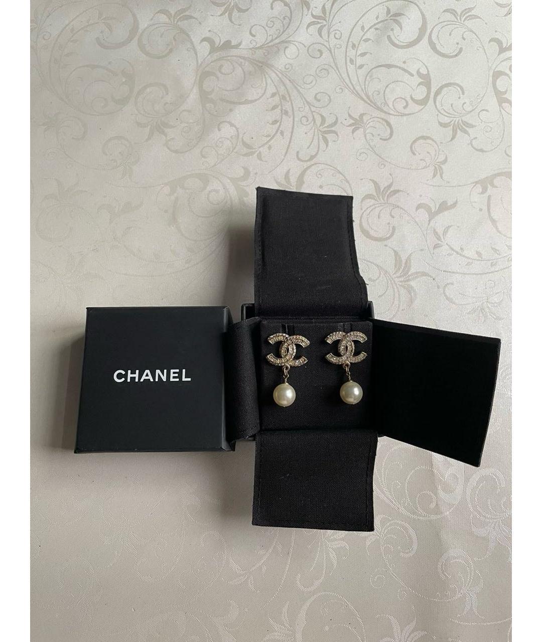 CHANEL Белые металлические серьги, фото 2