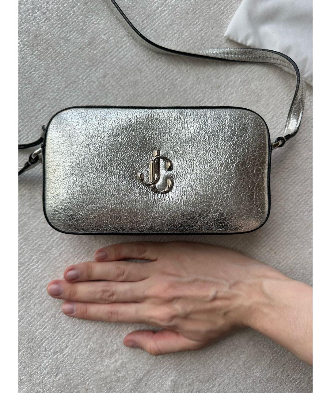 JIMMY CHOO Серебряная сумка через плечо из лакированной кожи, фото 9