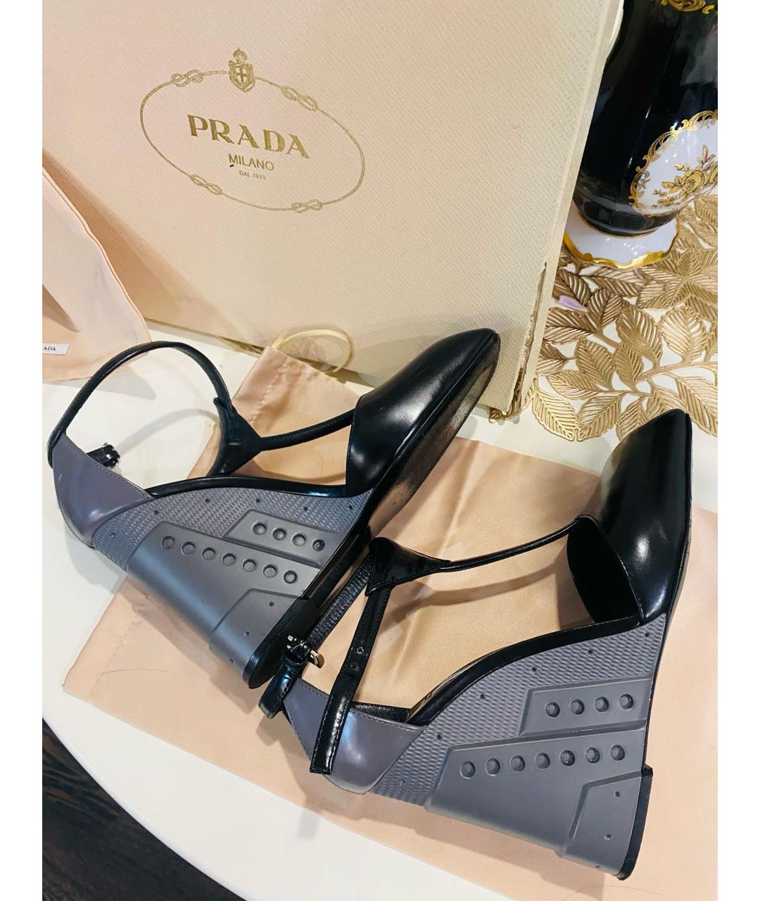 PRADA Черные кожаные туфли, фото 5