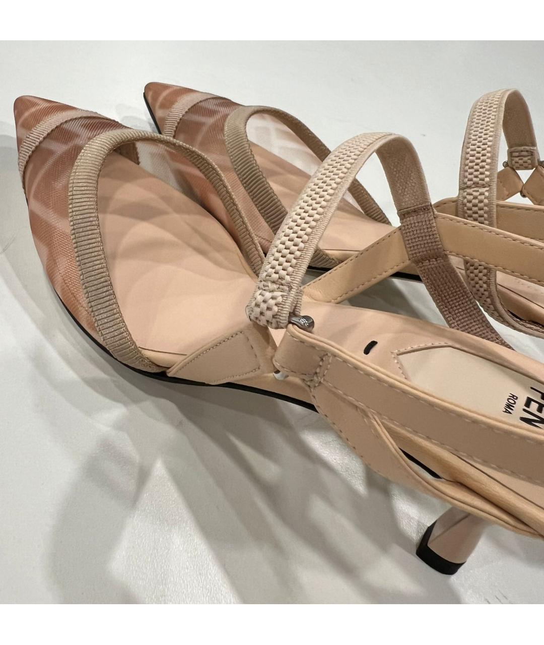 FENDI Бежевые туфли, фото 2