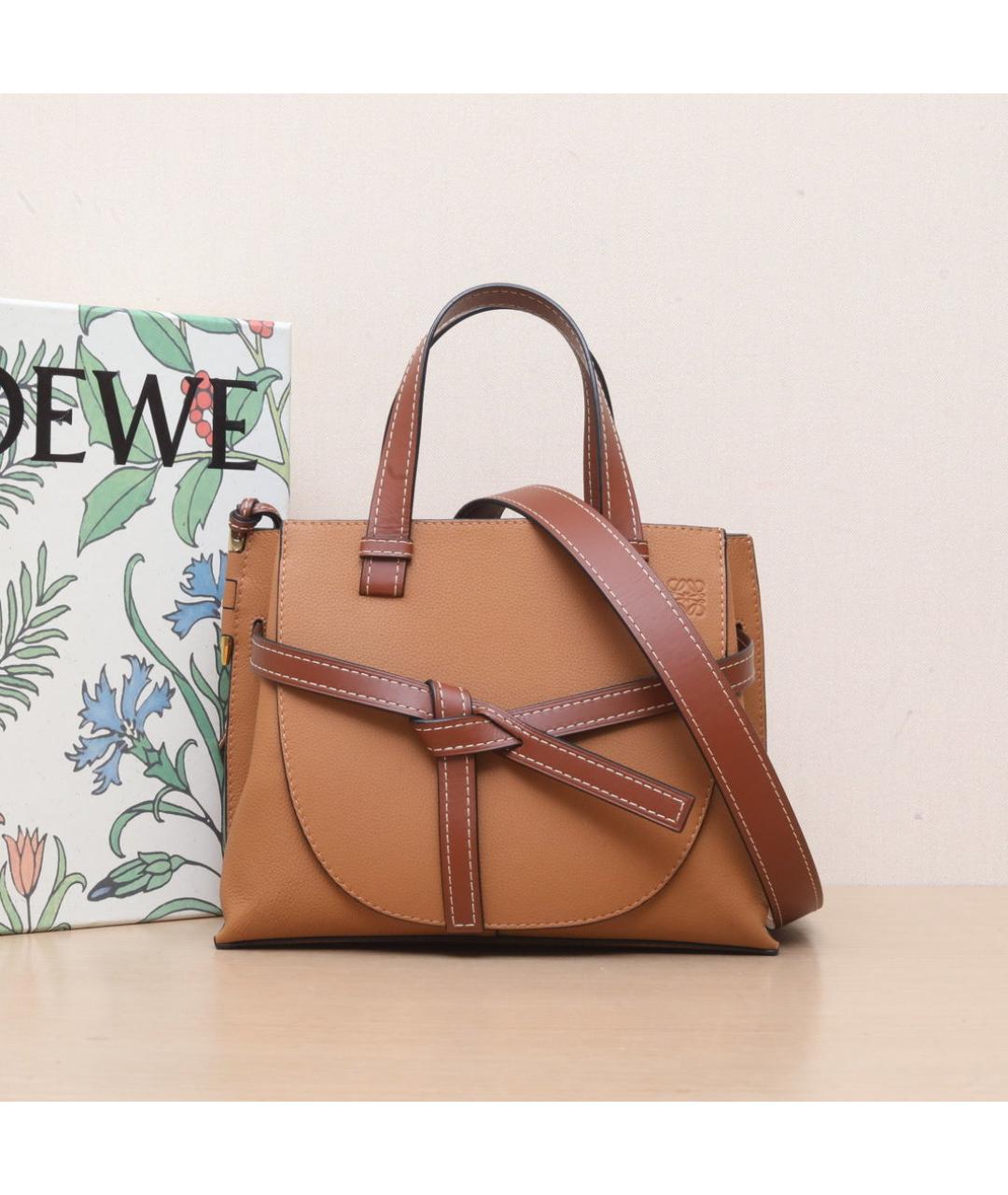 LOEWE Коричневая кожаная сумка с короткими ручками, фото 2