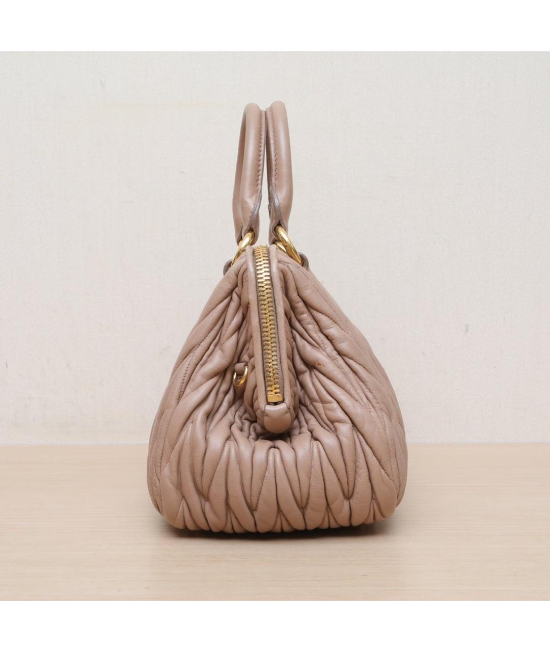 MIU MIU Бежевая кожаная сумка через плечо, фото 5