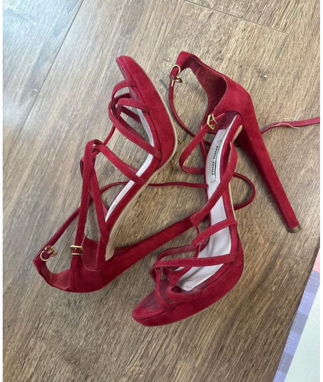 MIU MIU Бордовые замшевые босоножки, фото 3
