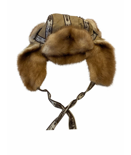 

Шапка FENDI