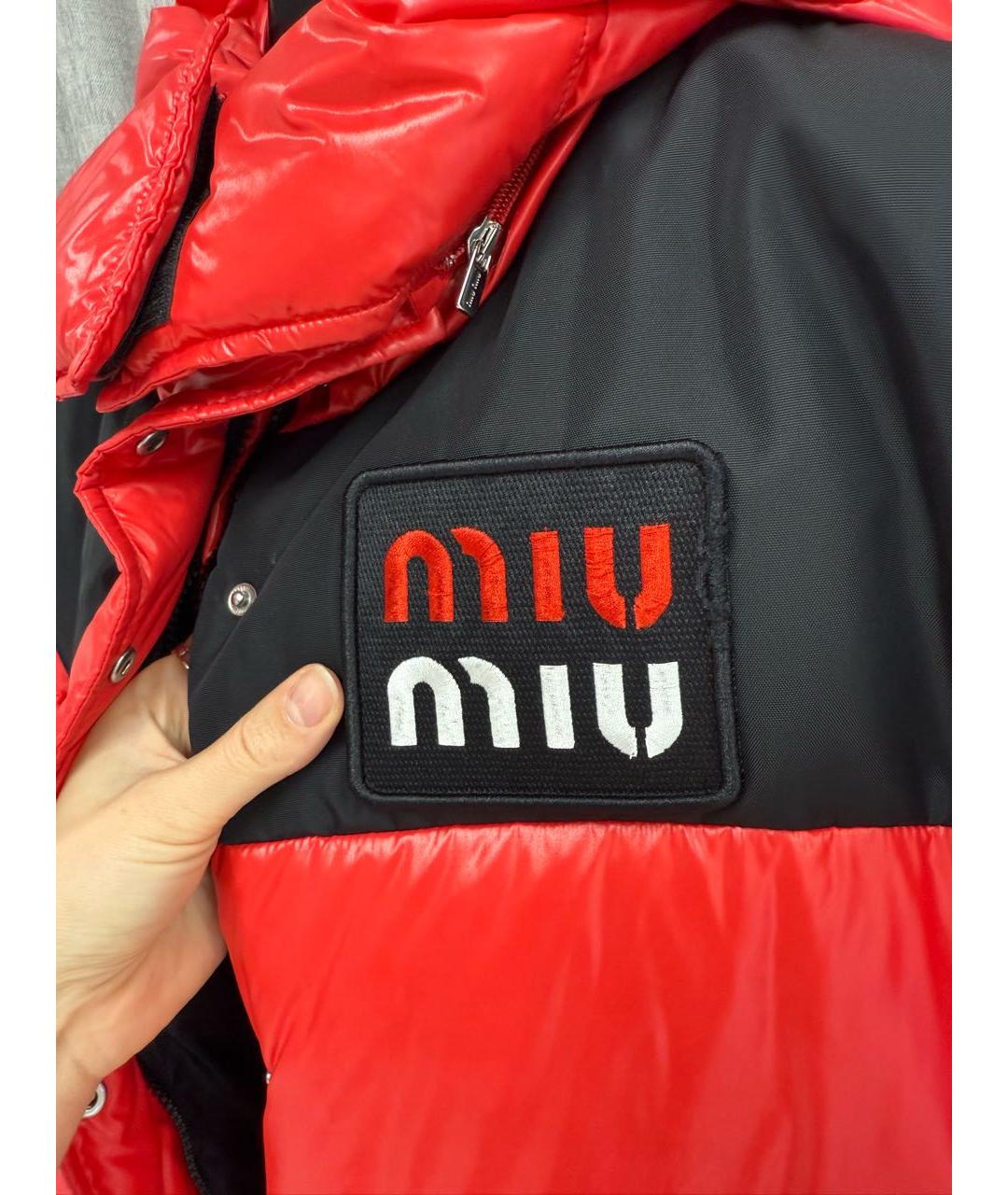 MIU MIU Красный пуховик, фото 3