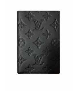 LOUIS VUITTON Обложка/футляр
