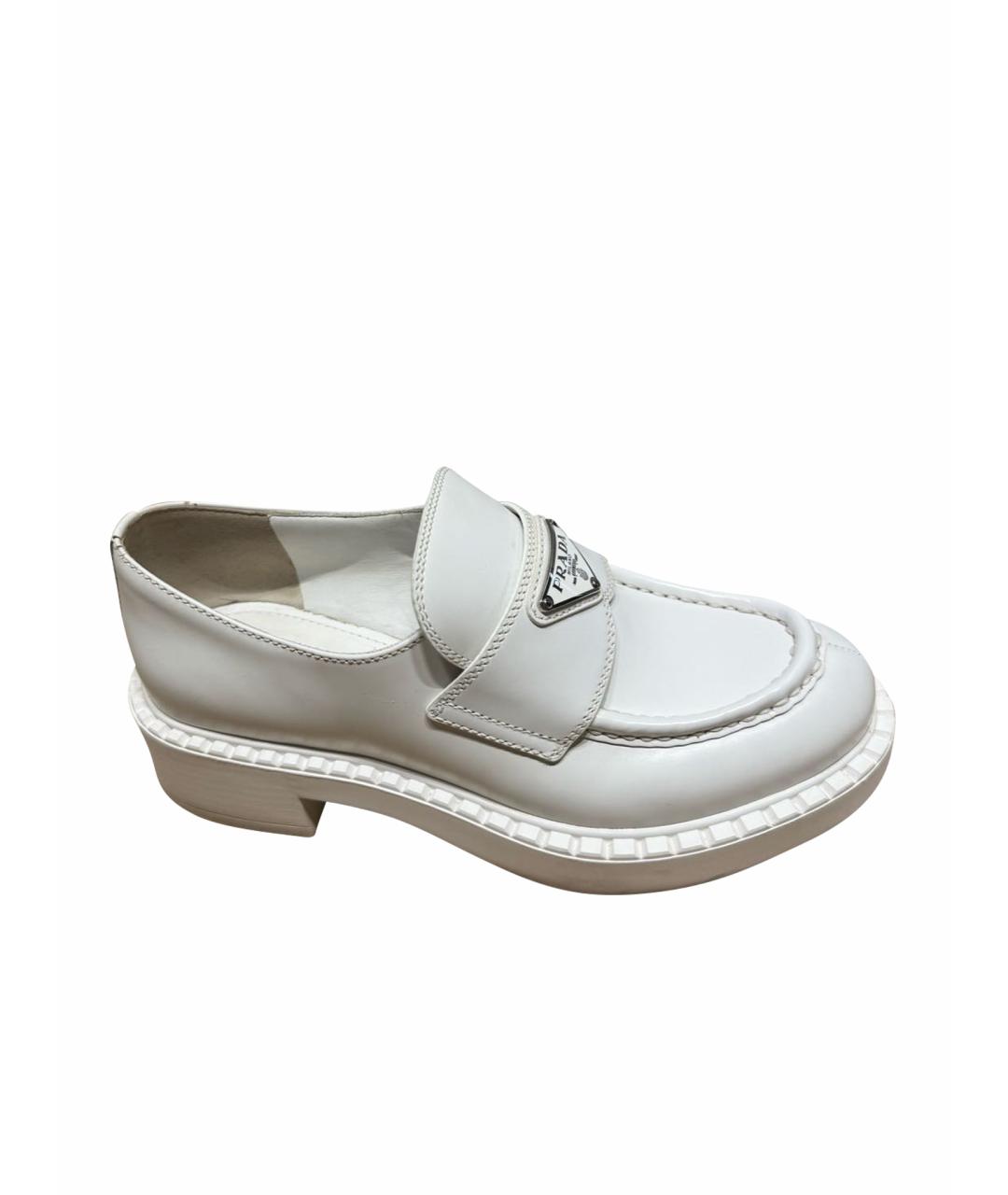 PRADA Белые кожаные лоферы, фото 1