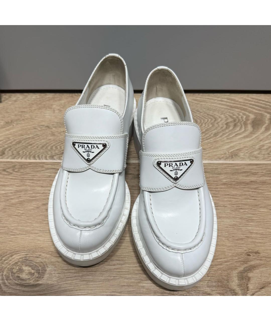 PRADA Белые кожаные лоферы, фото 2