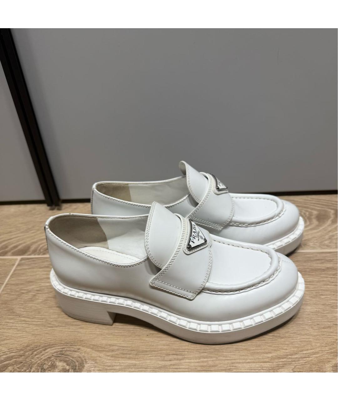 PRADA Белые кожаные лоферы, фото 9
