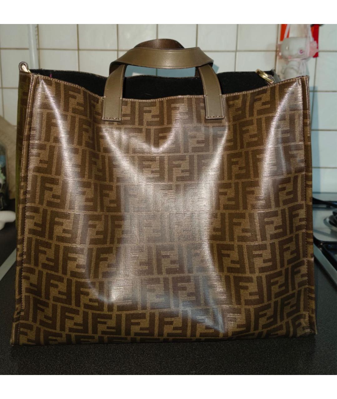 FENDI Коричневая сумка с короткими ручками из лакированной кожи, фото 3
