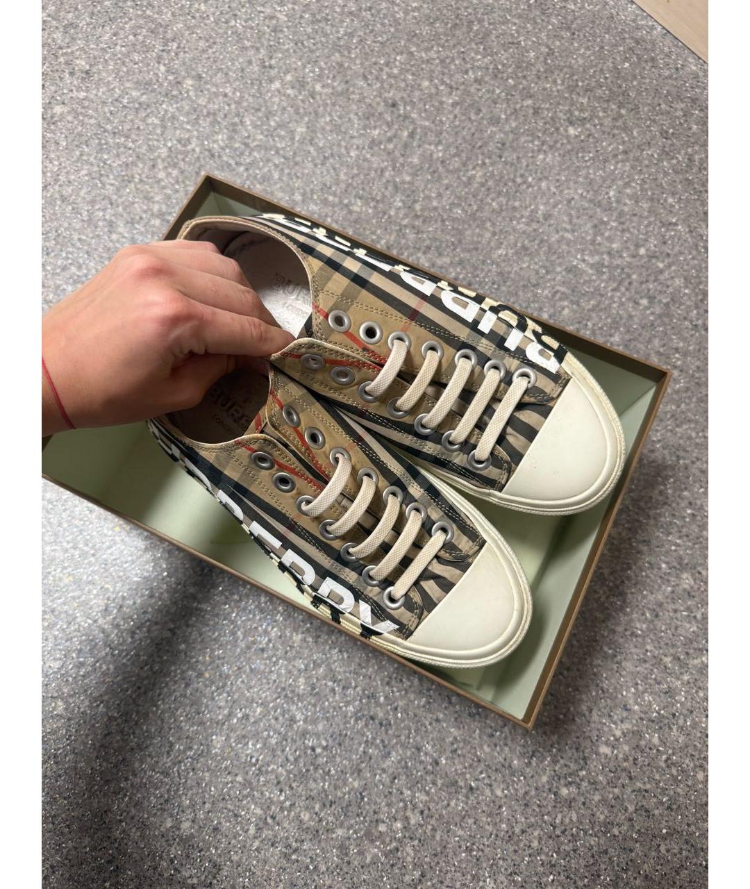 BURBERRY Бежевые замшевые кеды, фото 3