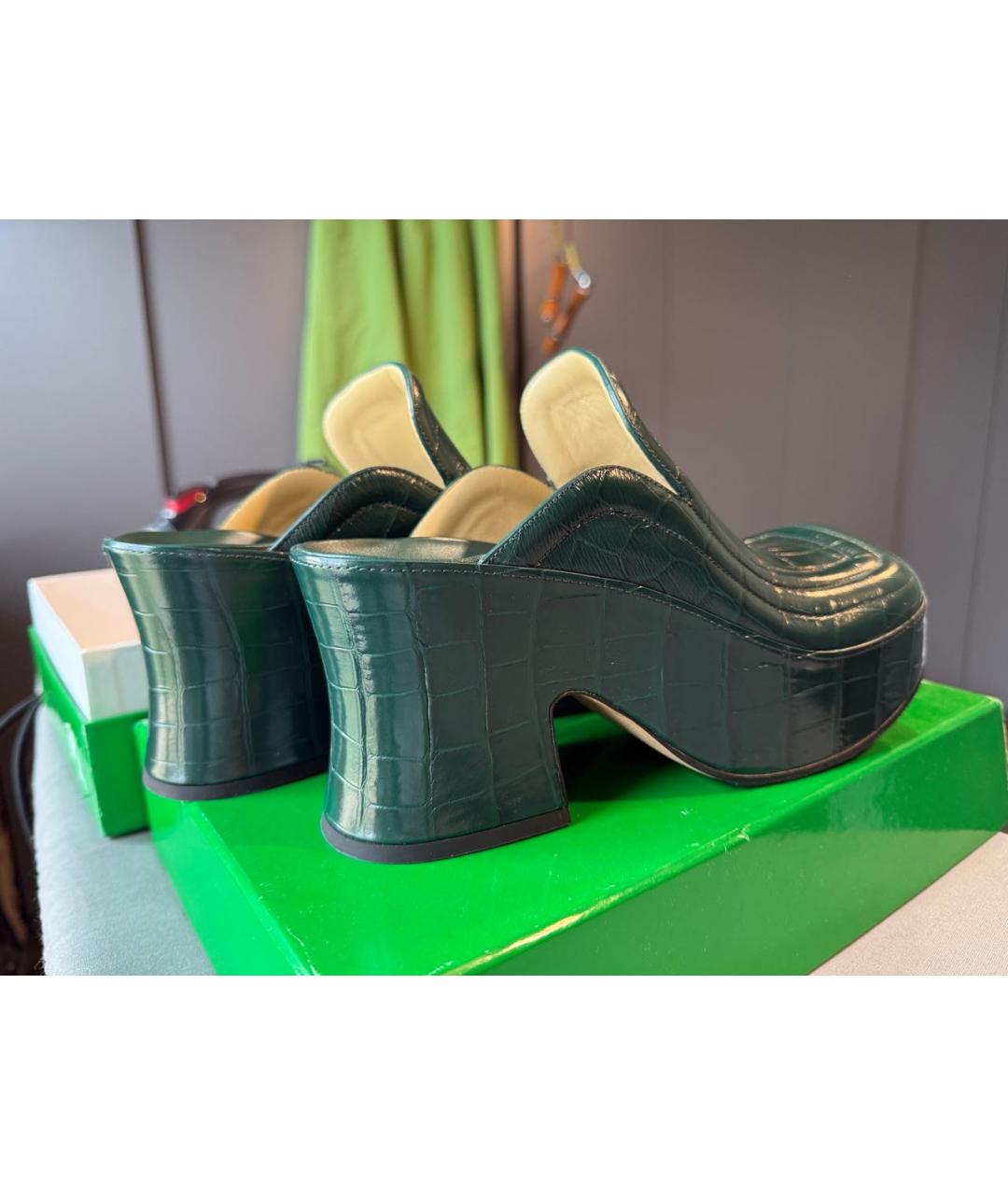 BOTTEGA VENETA Зеленые сабо из лакированной кожи, фото 4