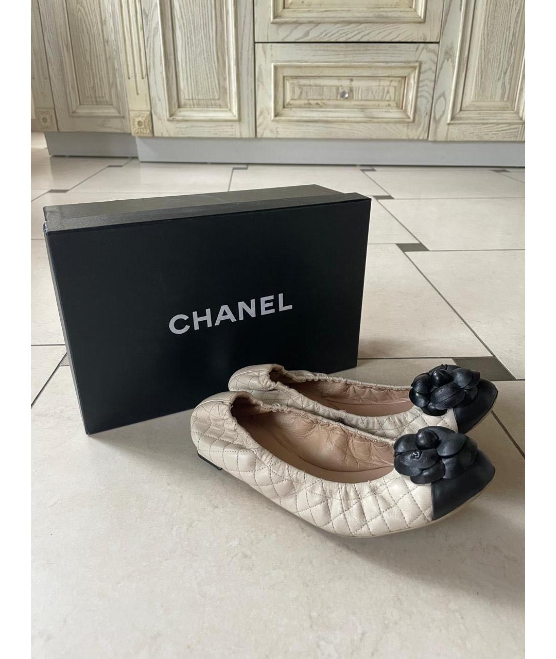 CHANEL Белые кожаные балетки, фото 2