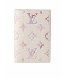 LOUIS VUITTON Обложка/футляр