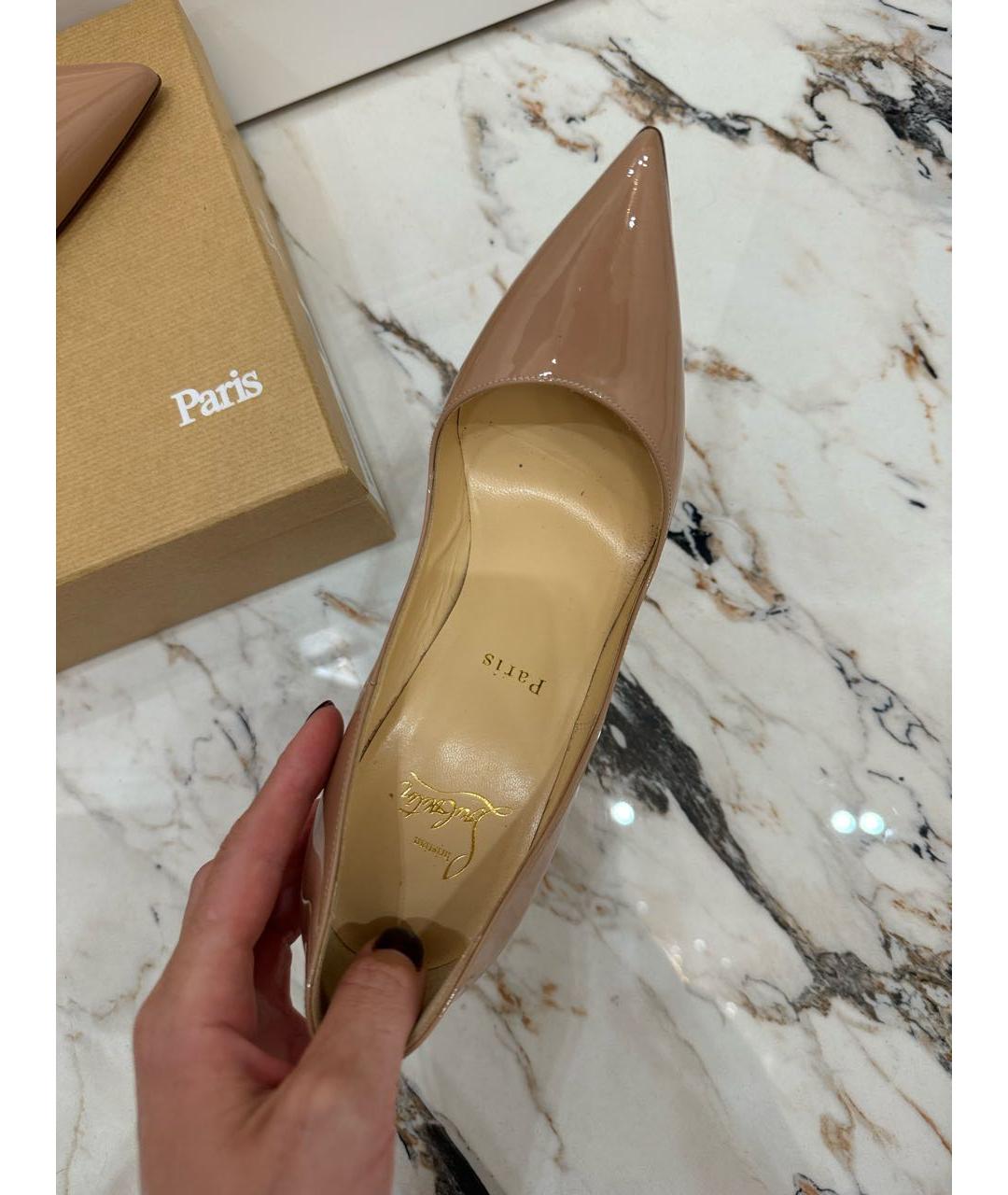 CHRISTIAN LOUBOUTIN Бежевые туфли из лакированной кожи, фото 3