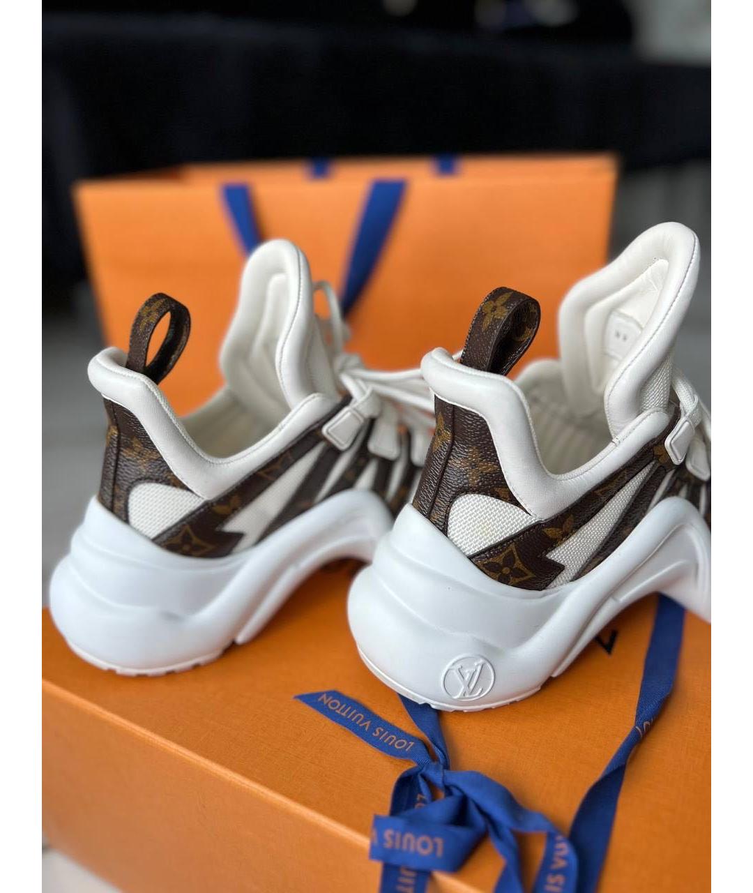 LOUIS VUITTON Белые кожаные кроссовки, фото 3