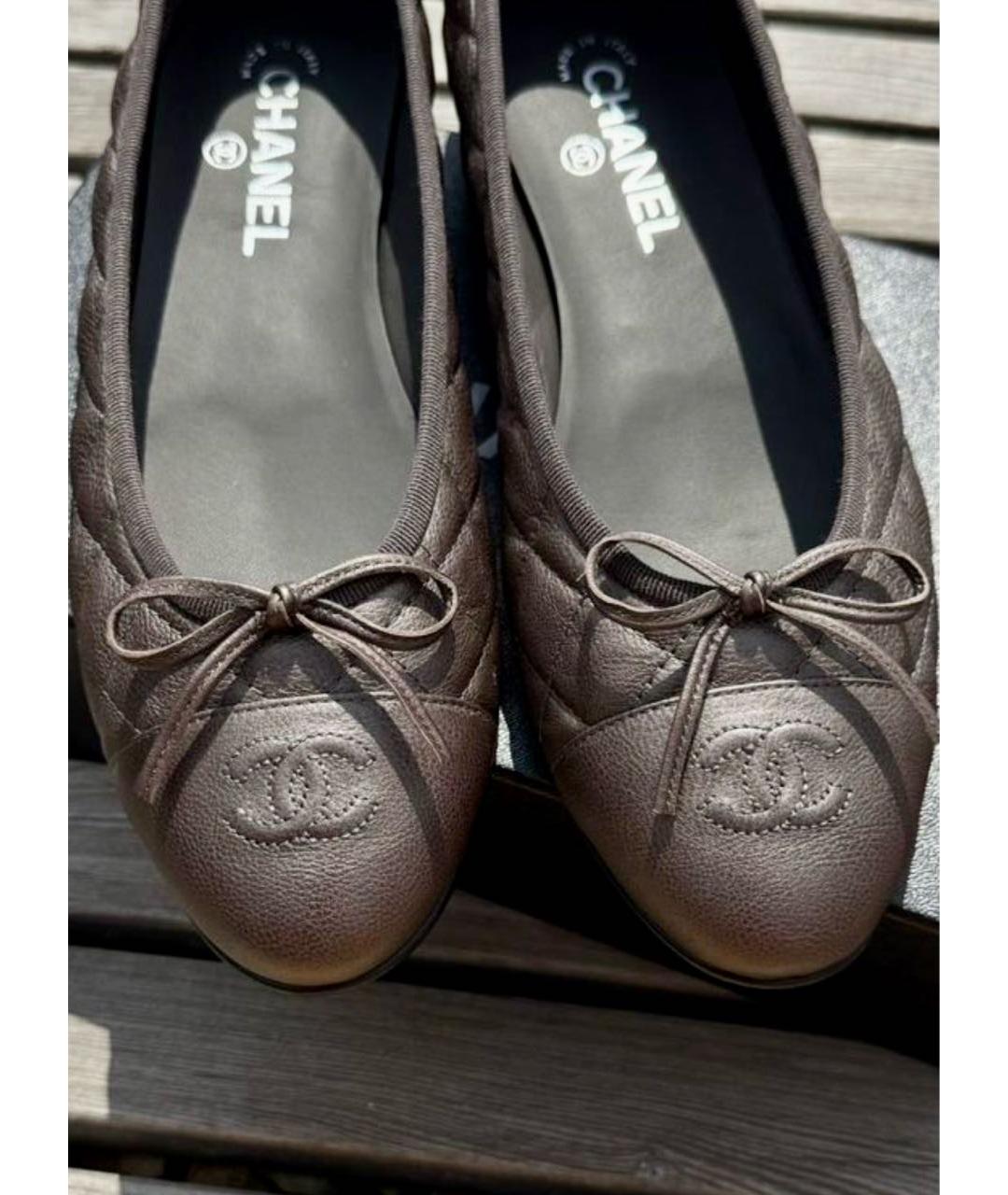 CHANEL Коричневые кожаные балетки, фото 3