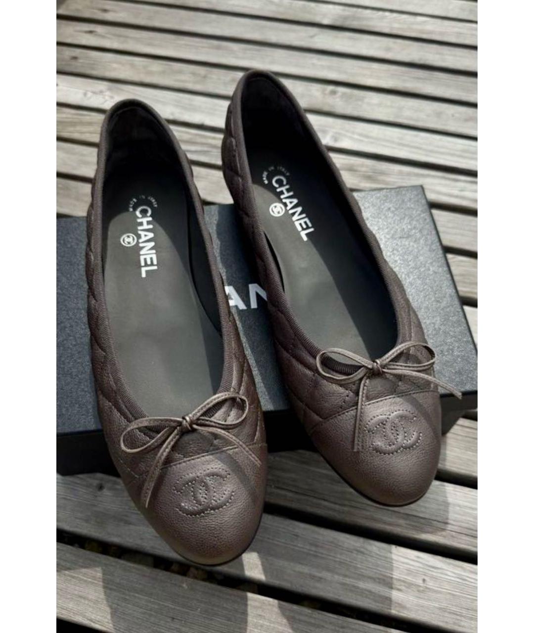 CHANEL Коричневые кожаные балетки, фото 5