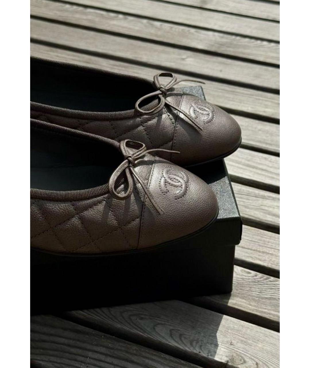 CHANEL Коричневые кожаные балетки, фото 4